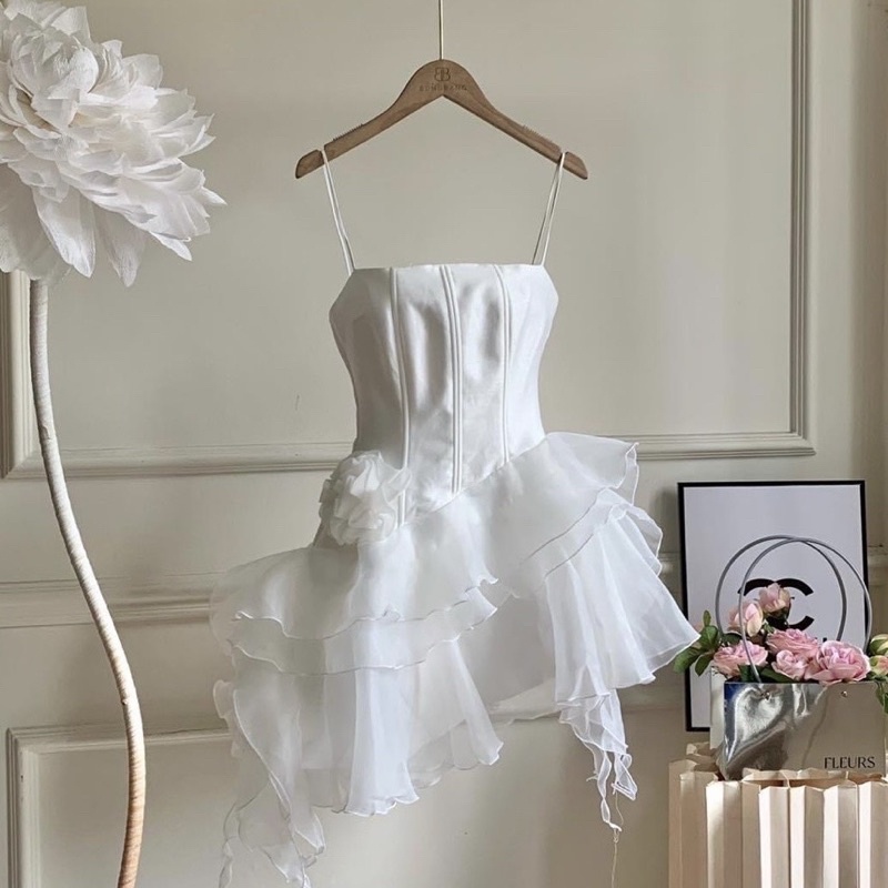 Đầm xoè 2 dây cúp ngực đính hoa kết bèo lai tơ Vol cho nàng đi tiệc dạo phố