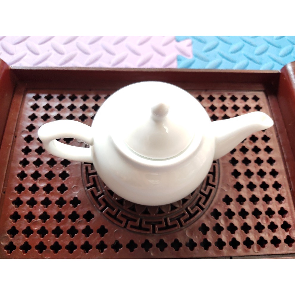 Bộ ấm chén uống trà, bộ ấm chén Bát Tràng dáng bẹt cỡ vừa dung tích 550ml, chén không tai (không quai)