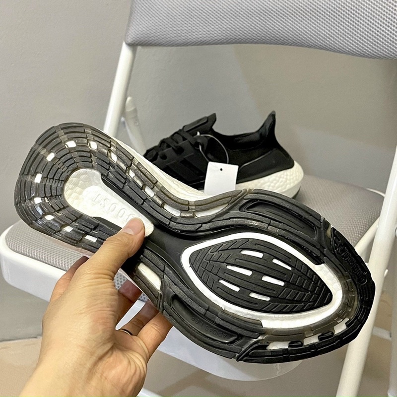 Giày ultraboots 22 black DG8866