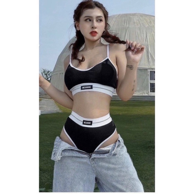 Bikini viền trắng thêu chữ