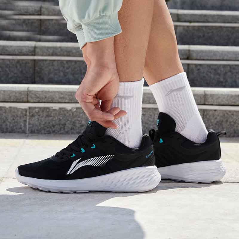 Giày thể thao nam Lining ARES007 - Phiên bản 2022