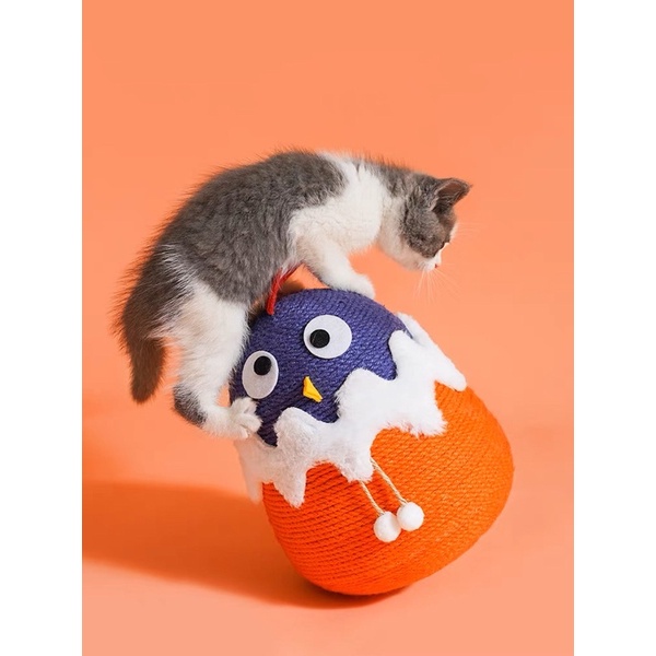 Cào móng hình trụ hoạ tiệt gà con cho mèo dễ thương