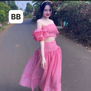 Đầm quây ngực phối chân váy dài,bị xinh quá thì phải làm sao ạ