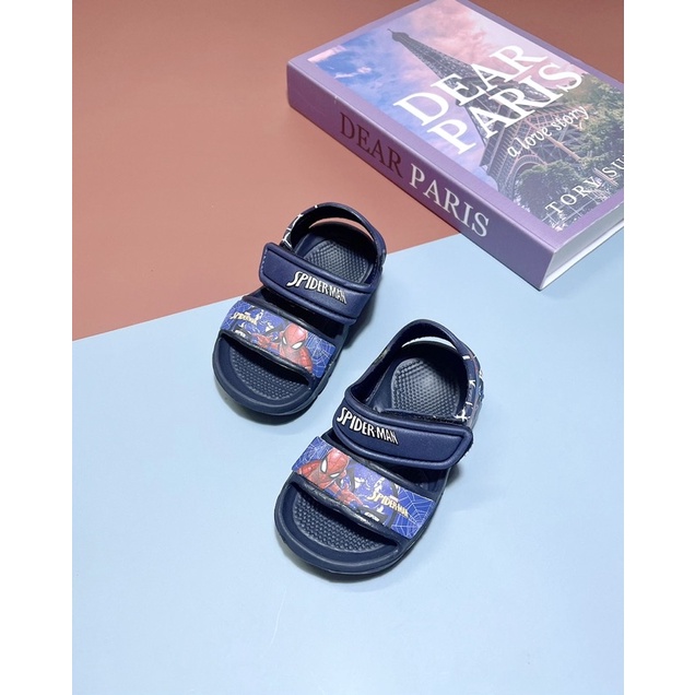 Xăng đan siêu nhân