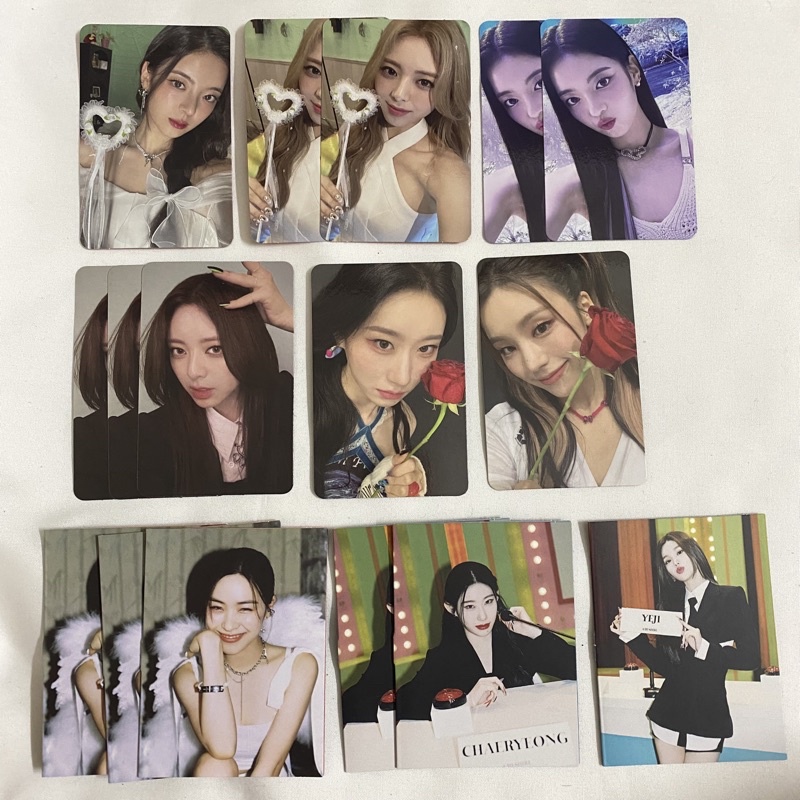 Ảnh lẻ bo góc chính hãng bóc từ Album Cheshire nhóm nhạc ITZY