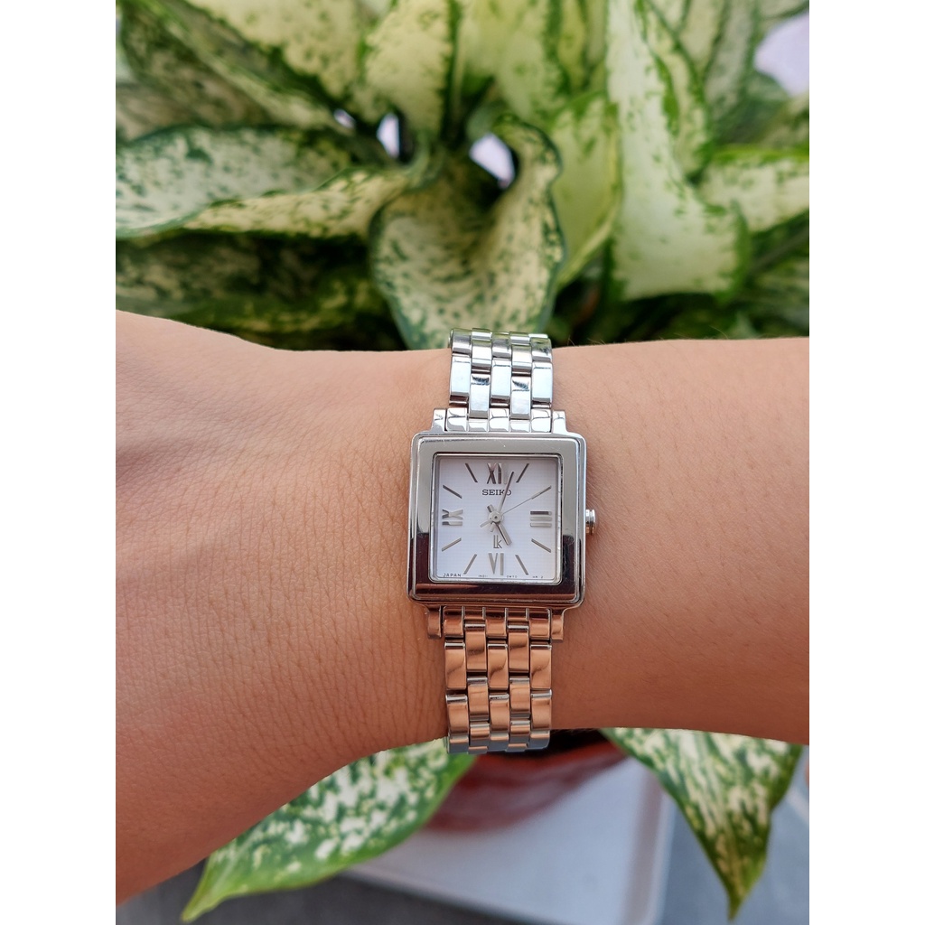 Đồng hồ nữ Seiko LK kính saphia chạy pin hàng Si