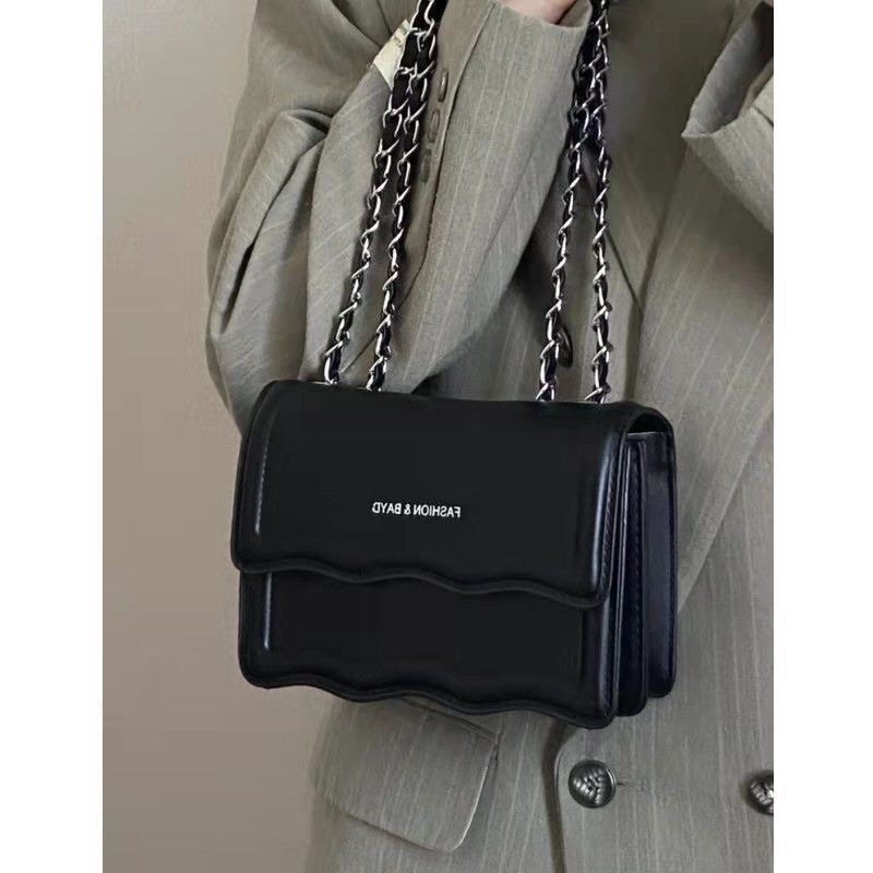 Túi đeo chéo hàng quảng châu  ulzzang ,2 màu trắng đen