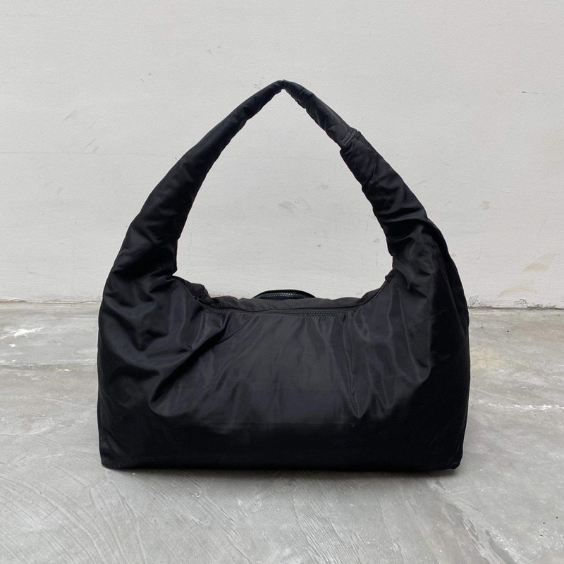 Túi chần bông IVANKOV PUFF SLING BAG - BLACK | BigBuy360 - bigbuy360.vn