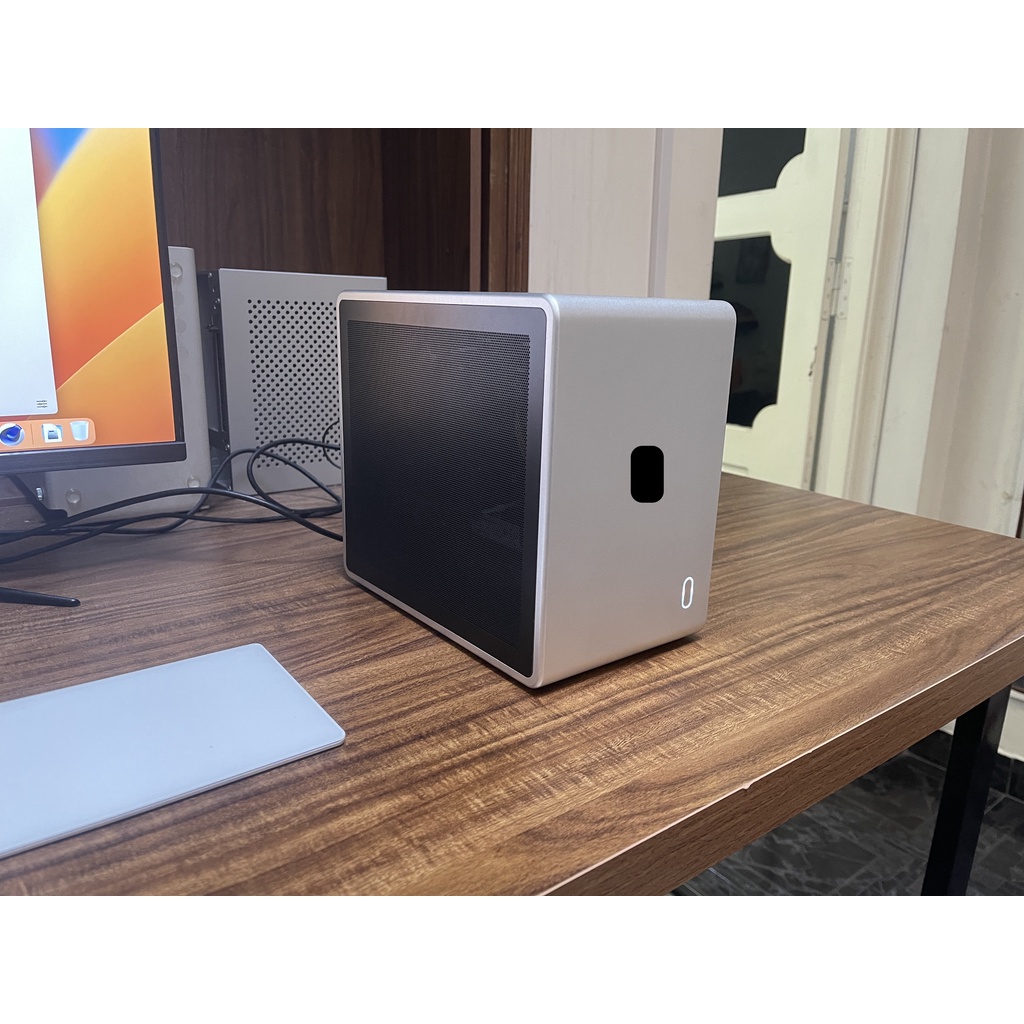 Cây máy tính MQ6 màu bạc cài sẵn hackintosh | BigBuy360 - bigbuy360.vn