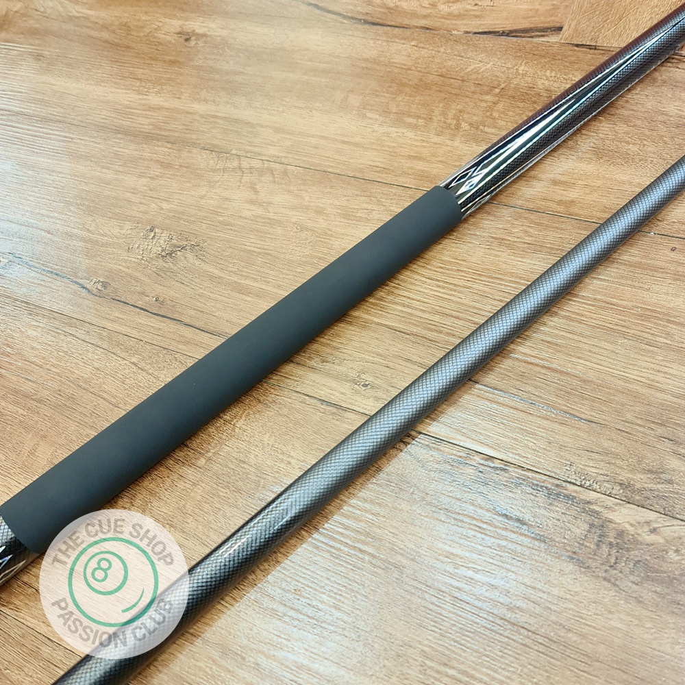 Cơ bida Gramax vân Carbon cho người mới chơi.