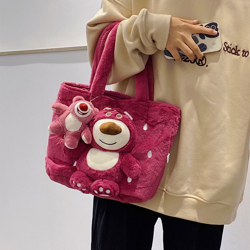 Túi tote Gấu Dâu nhồi bông khóa bấm dễ thương, Túi xách đeo vai nữ Gấu Lotso trendy _ Ting Ting