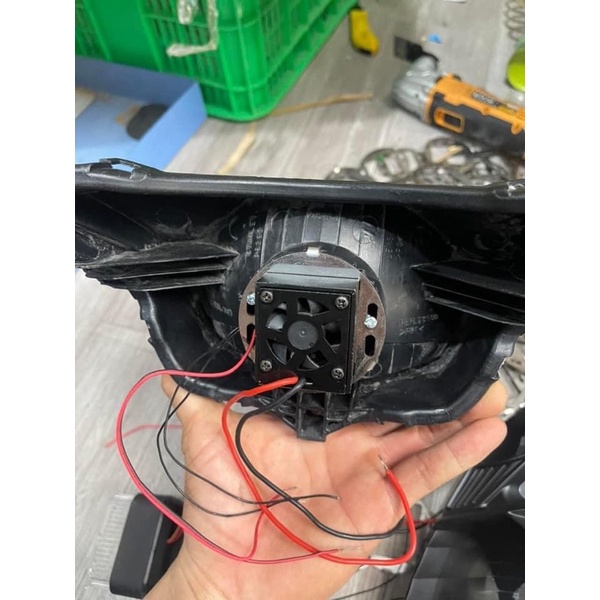 Pat chân H4 gắn bi led 1.5 hình tròn