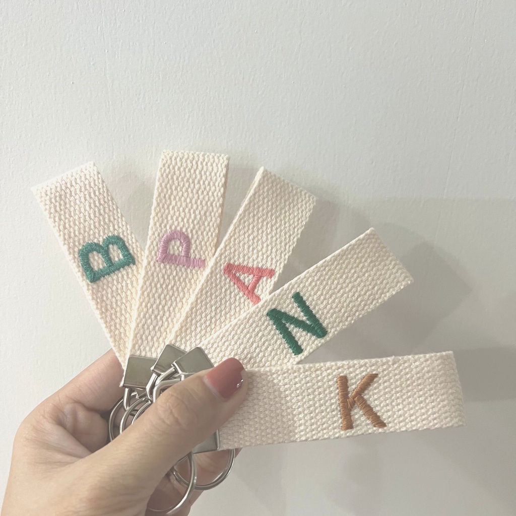 Móc khóa thêu tên tặng quà sinh nhật, giáng sinh, quà tặng ý nghĩa