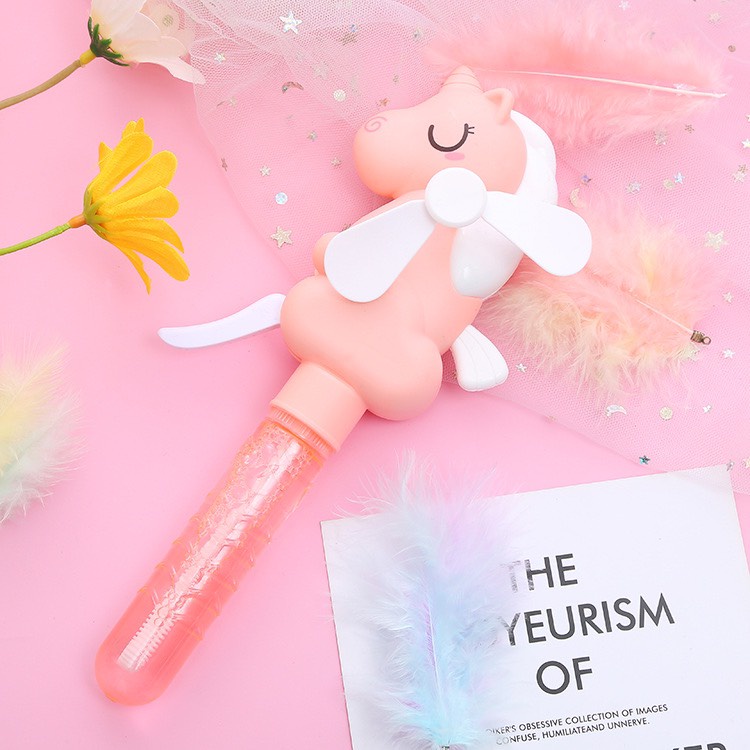 Cây thổi bong bóng xà phòng kèm quạt tay hình con ngựa dễ thương TBB1