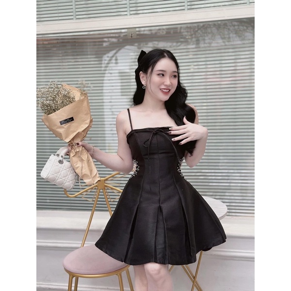 Đầm 2 dây tapta khoét eo đính đá siêu nữ tính, tùng xếp ly tôn dáng