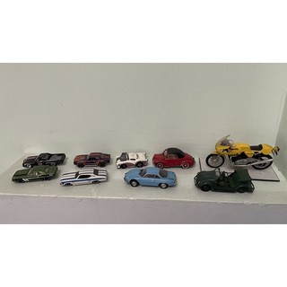 Xe mô hình tỷ lệ 1:64 hotwheel và hãng khác