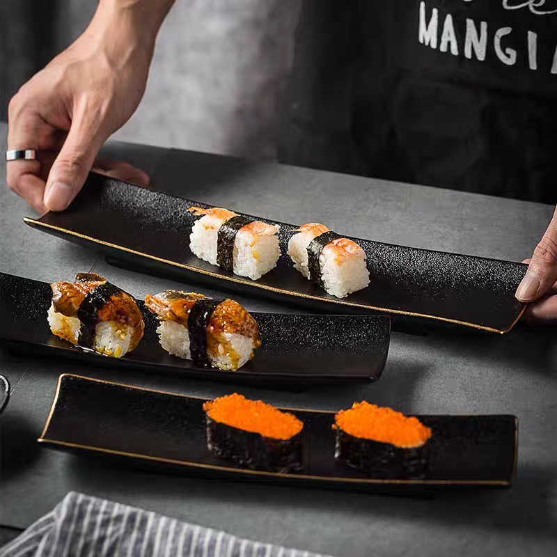 (SẴN) Khay sushi men nhám đen viền vàng CHỐNG XƯỚC p/c Nhật, đĩa chữ nhật dài - Đĩa sứ nhà hàng cao 