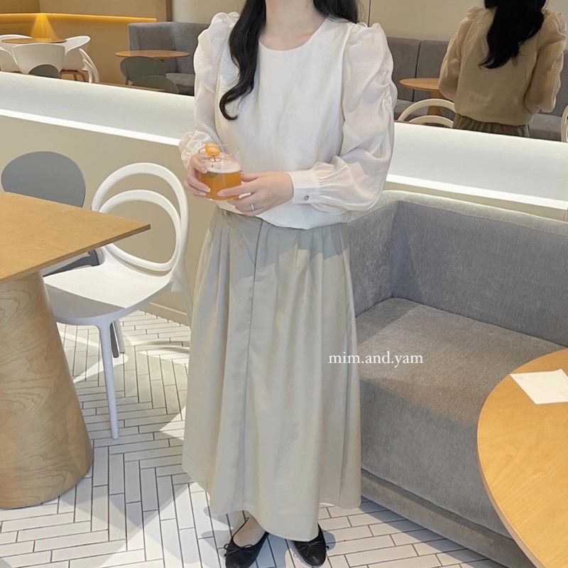Áo tơ tay nhún & Chân váy thô kèm thắt lưng be
