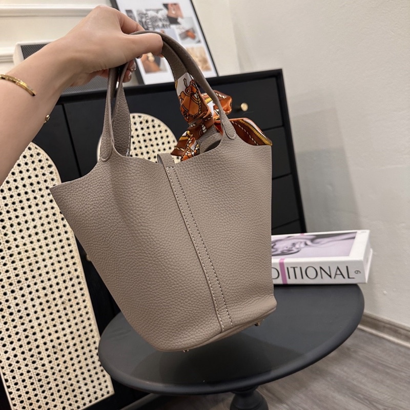 Túi xách nữ siu hot chuẩnpchau 2023