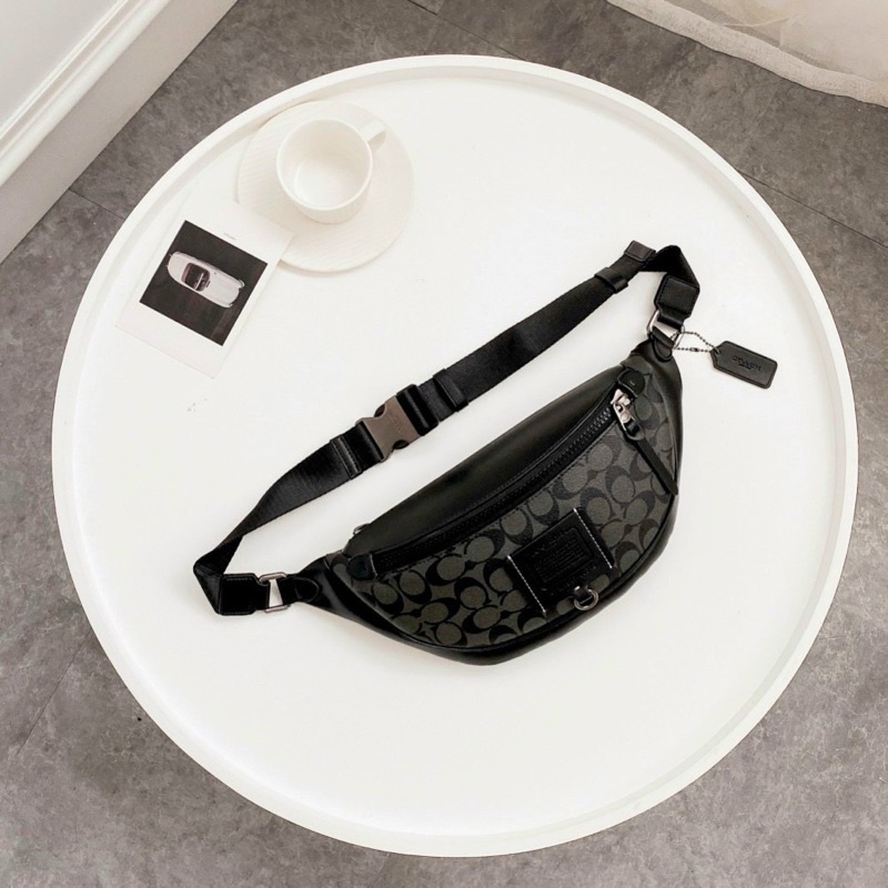 Túi bao tử nam Coach Rivington Belt Bag