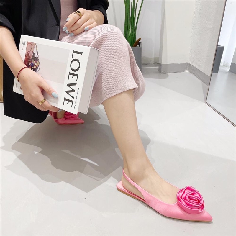 Giày bệt hoa hồng