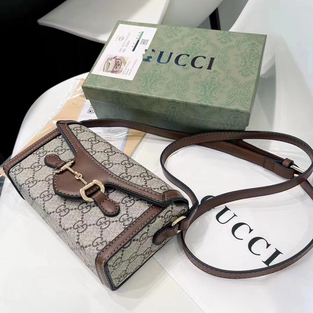 Túi đeo chéo dáng ngang sz 18cm full hộp siêu xinh