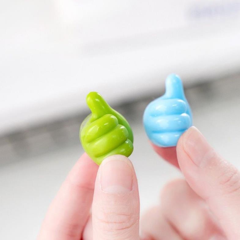 Móc treo dây cáp sạc hình bàn tay độc đáo