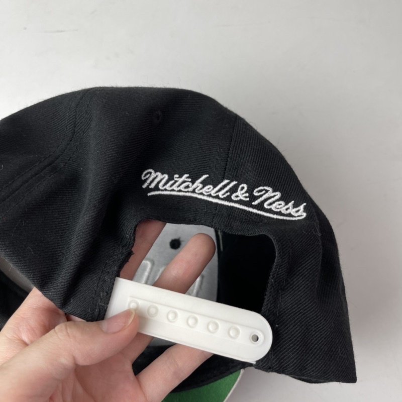 Mũ Snapback 2Hand đen trắng