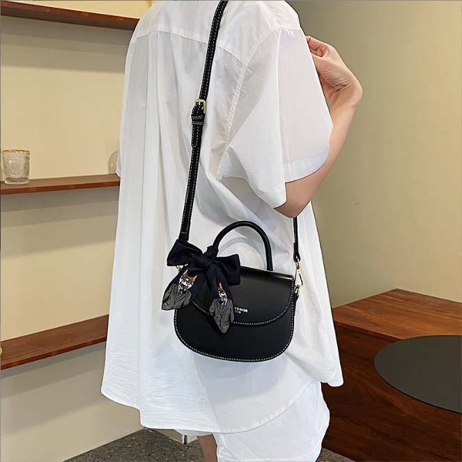 Túi xách nữ dáng bầu phong cách basic dễ phối đồ kèm khăn nhiều màu Capucha T281