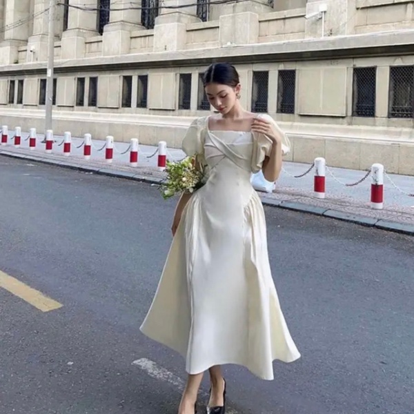 Váy  Nữ Dáng Dài Tay Bồng Xoắn Ngực, Váy Thiết Kế Hàng 2 Lớp Chuẩn Form Tone Màu Be Nhẹ Nhàng