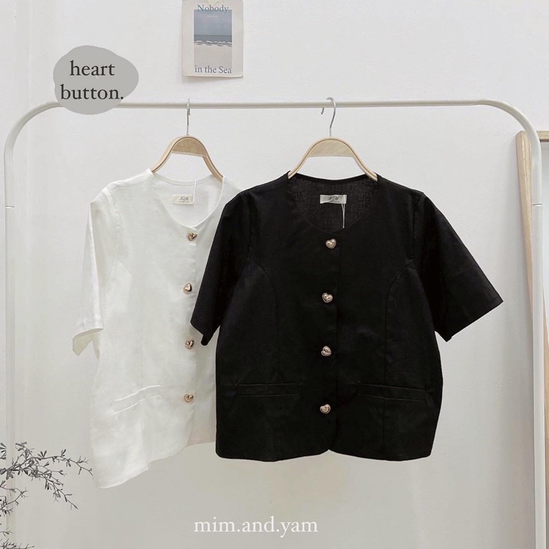 Áo thô cúc trái tim 2 màu