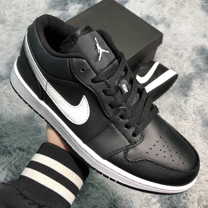 Giày thể thao nam nữ Jordan 1 Low Black White hàng 1:1 chuẩn