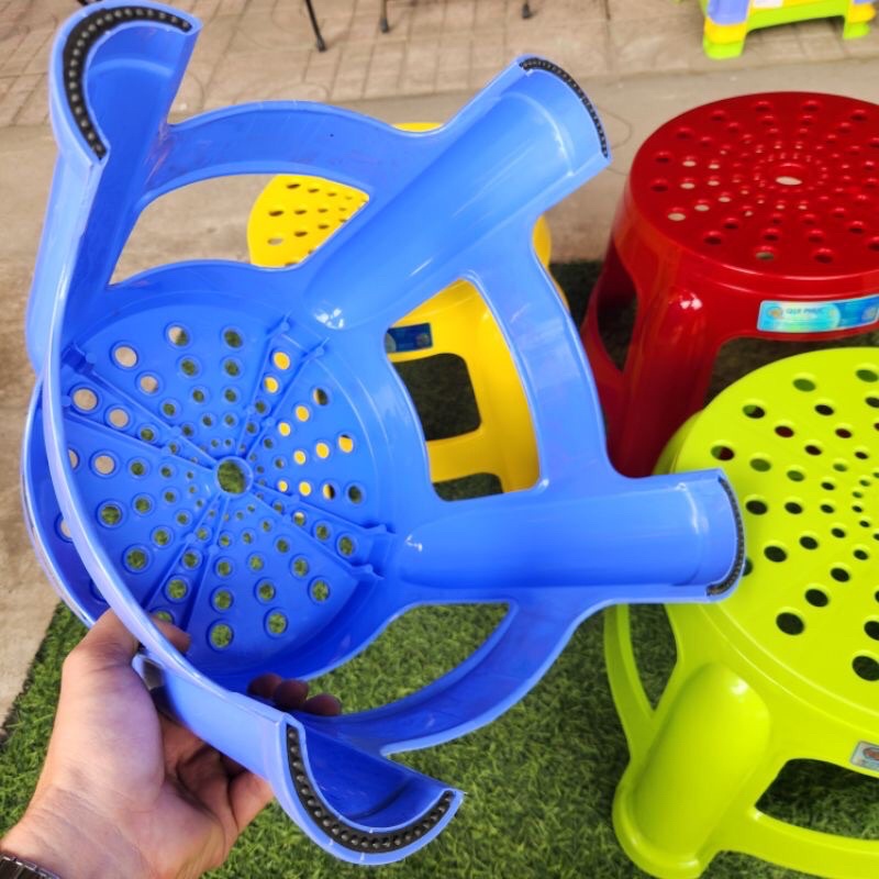 Ghế nhựa lùn tròn