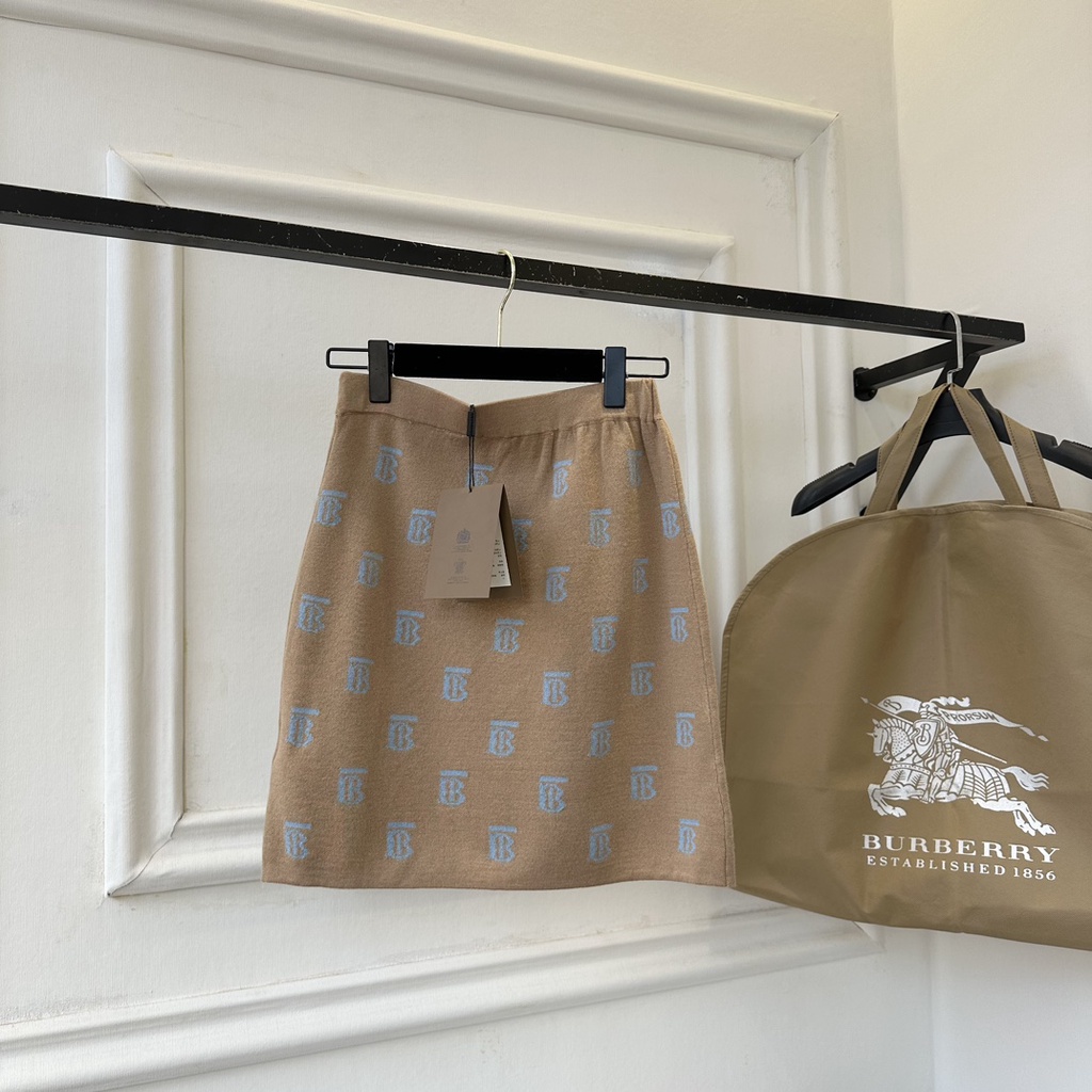 Set váy áo thời trang cao cấp Burberry BBR thiết kế thanh lịch, sang trọng