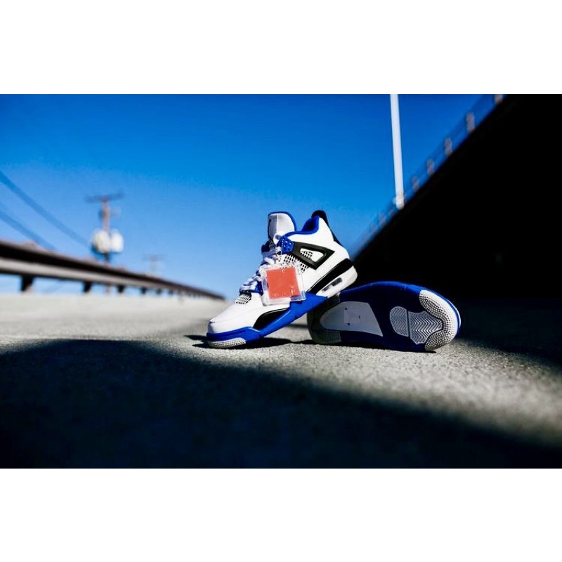 Giày Thể Thao bóng rỗ màu xanh