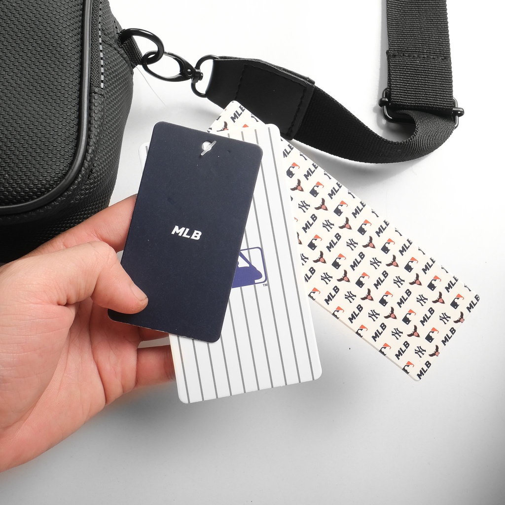 Túi đeo chéo nam nữ MLB Yankee's chất liệu da PU sần chống nước màu đen