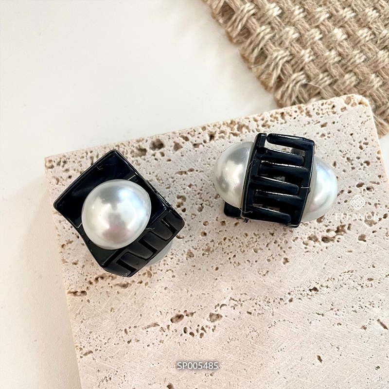 Kẹp tóc nữ càng cua Eleanor Accessories ngọc trai nhân tạo phụ kiện tóc 5485 (một cái)