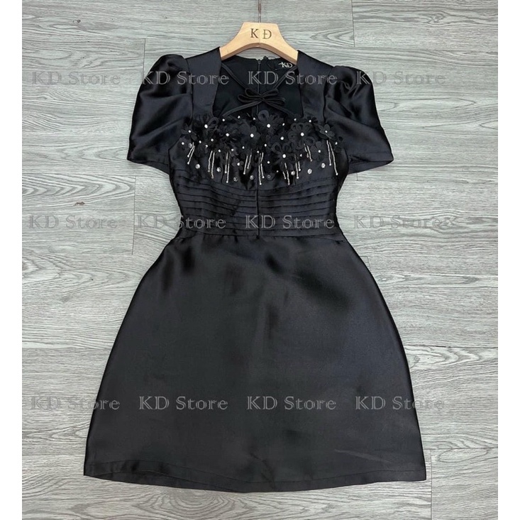 Váy đính hoa siêu xinh