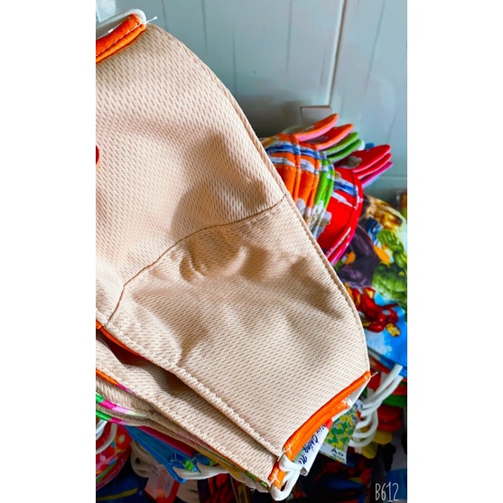 Khẩu trang vải cho bé trai có hình siêu nhân nhện dây chun co giãn