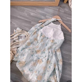 Đầm maxi hoa thêu nổi cổ yếm