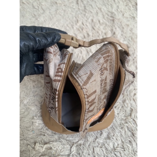 Túi chuẩn si. Túi qua sử dụng. Khách vui lòng xem hình nếu muốn biết thêm thông tin sản phẩm mời khách vô chat . Thanks.