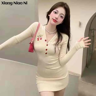 Xiang Nian Ni Đầm Cổ Chữ V Ôm Eo Thêu Hình Quả cherry Phong Cách Hồng Kông Thời Trang Mùa Thu Dành Cho Nữ