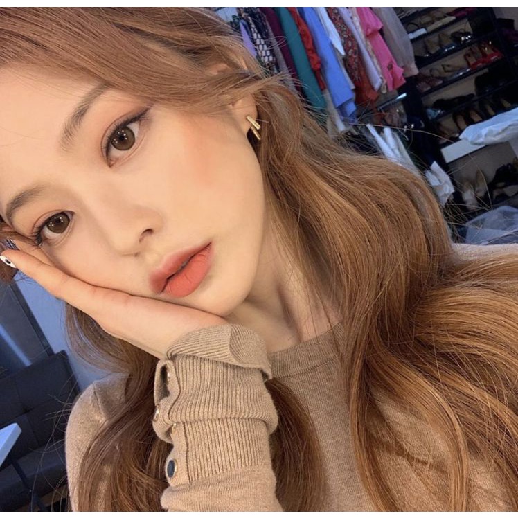 Nhuộm tóc nâu tây ánh vàng kèm oxi và gang tay nền từ level 3-4