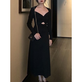 ĐẦM MIDI ĐEN KHOÉT NGỰC NHÚN🤍