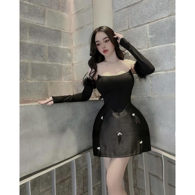 Đầm Corset cúp ngực kết đá tặng bao tay đính lông vũ xoè cho nàng đi tiệc sang chảnh