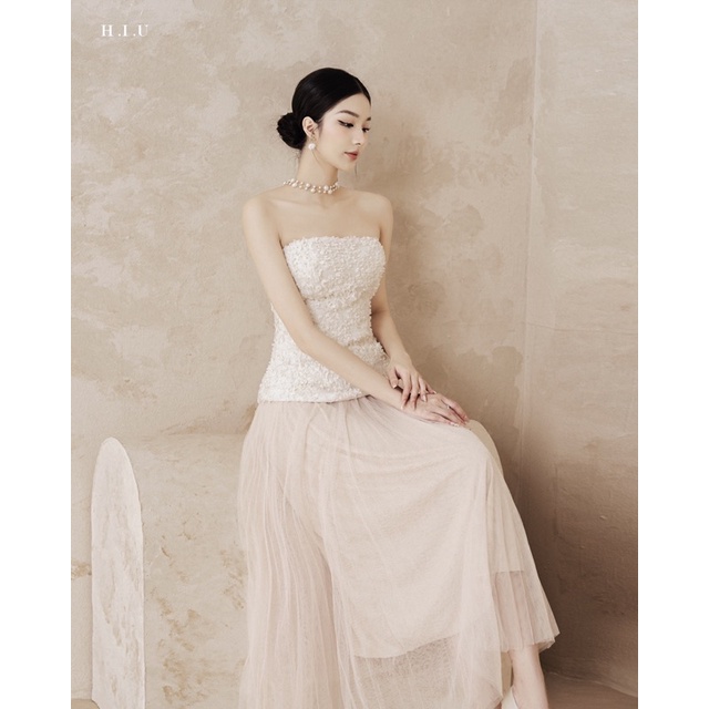 Áo ống nữ kiểu cúp ngực voan bông taffa dập nổi Zena Top H.I.U Fashion , khoá kéo kèm lưng chun co dãn cách điệu ôm dáng | BigBuy360 - bigbuy360.vn