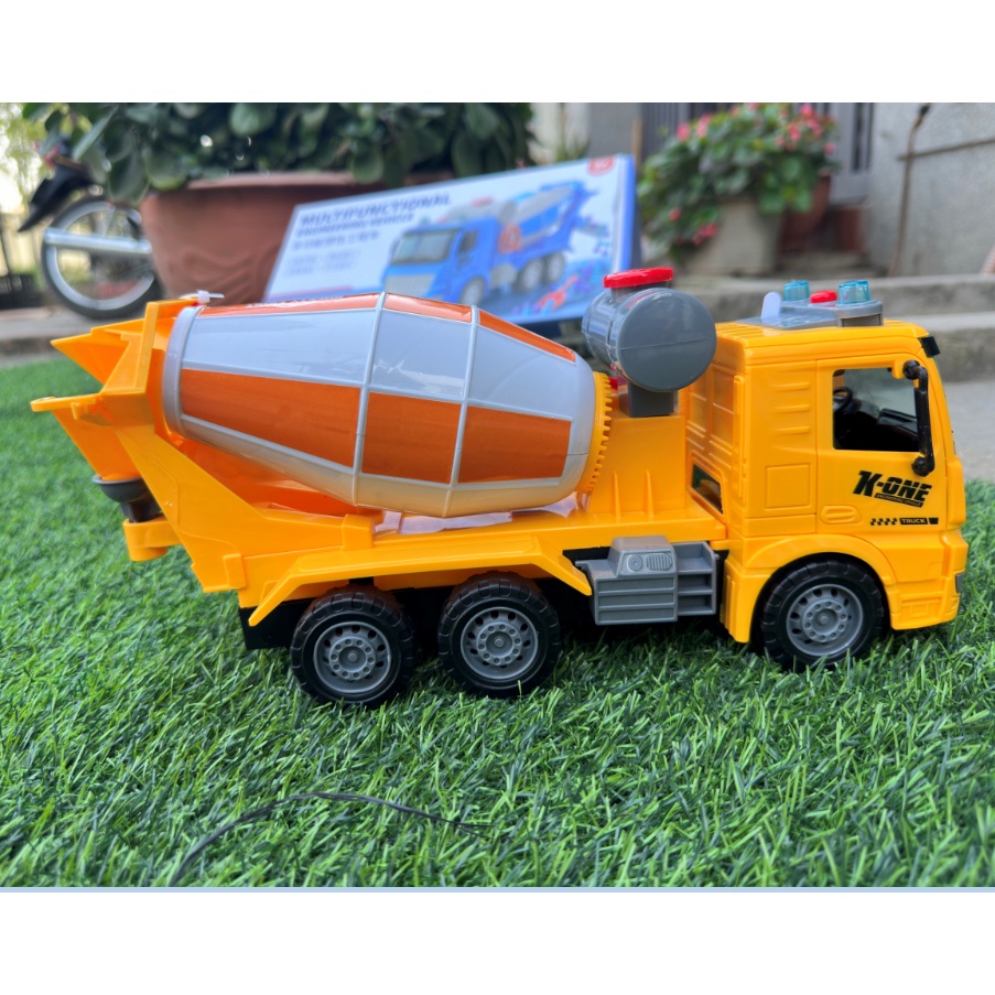 TẶNG KÈM XE TỰ LẬT -  xe đồ chơi xe trộn bê tông ,mô hình xe trộn bê tông có bồn xoay và tay quay