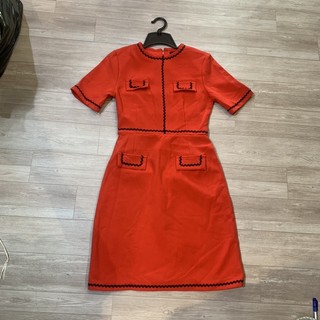 00693 Đầm đỏ công sở 4 túi giả, hàng dư