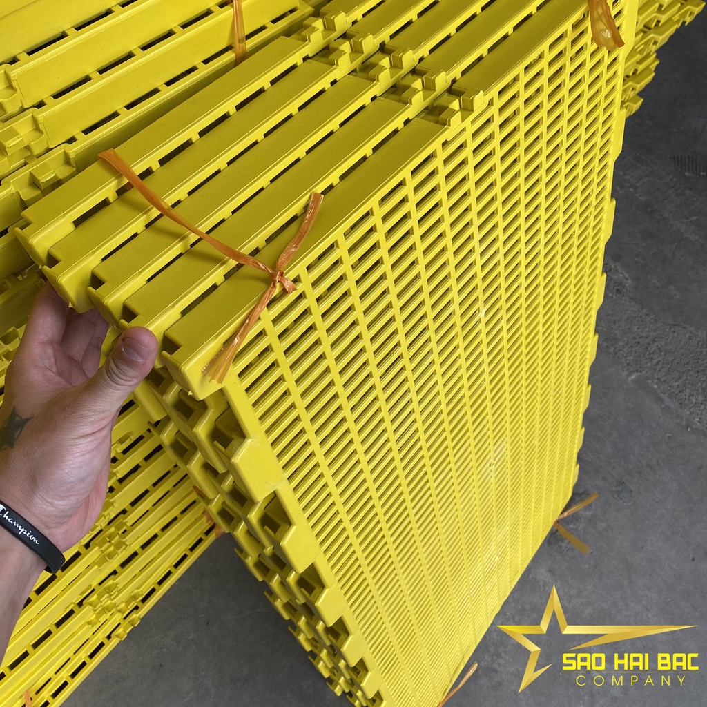 Vỉ nhựa lót sàn, tấm nhựa lót sàn chuồng chó, mèo, lợn, gà  50cm x 100cm