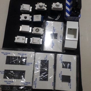 panasonic full-Ổ cắm ,công tắc đơn, công tắc kép,công tắc đảo,hạt đèn,mặt 1 2 3 Pana full Hạt Nhỏ